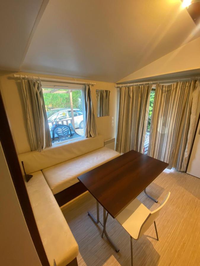 Sejour Inoubliable En Provence, Camping 4* La Roque-d'Antheron Exteriör bild